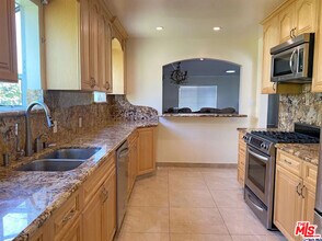 7007 Cantaloupe Ave in Los Angeles, CA - Building Photo - Building Photo