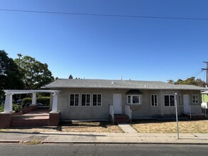 5163 Eagle Rock Blvd in Los Angeles, CA - Foto de edificio - Building Photo