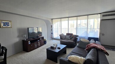 300 N State St, Unit 3909 in Chicago, IL - Building Photo - Building Photo