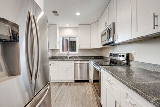 2815 Lee Oaks Ct in Falls Church, VA - Building Photo - Building Photo