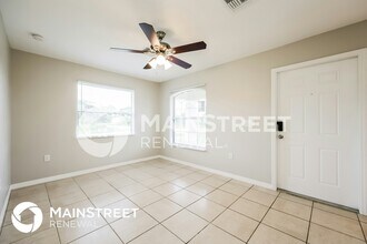 3113 71st St W in Lehigh Acres, FL - Foto de edificio - Building Photo