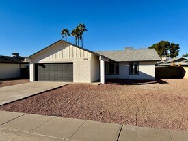 6806 S Willow Dr in Tempe, AZ - Building Photo
