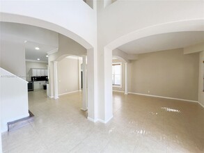 1983 Harbor View Cir in Weston, FL - Building Photo - Building Photo