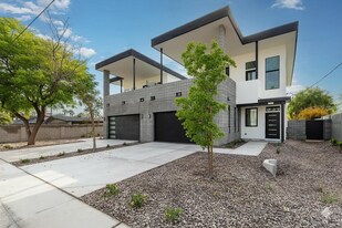 2011 E Turney Ave in Phoenix, AZ - Building Photo