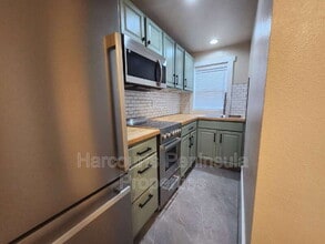 2305 6th St in Bremerton, WA - Building Photo - Building Photo