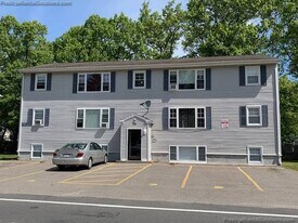 76 Lorchris St, Unit 3 in Leominster, MA - Building Photo