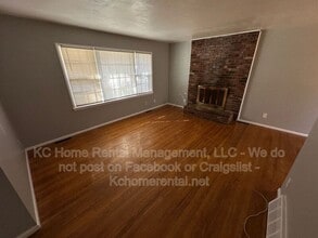 7906 E 93rd St in Kansas City, MO - Building Photo - Building Photo