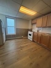 147 Downs St in Kingston, NY - Foto de edificio - Building Photo