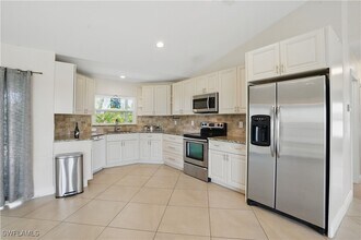 1311 SW 44th St in Cape Coral, FL - Building Photo - Building Photo