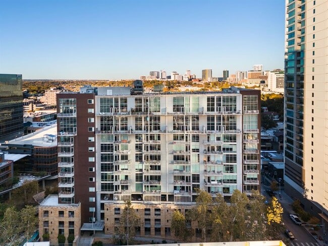 property at 800 W 5th St