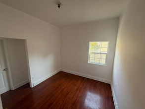1522 W 29th St-Unit -2 in Los Angeles, CA - Building Photo - Building Photo