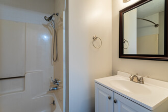 Riverwalk in Gadsden, AL - Building Photo - Interior Photo