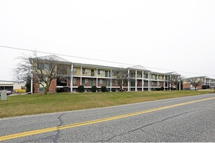Country Village Apartments in Morton, IL - Building Photo