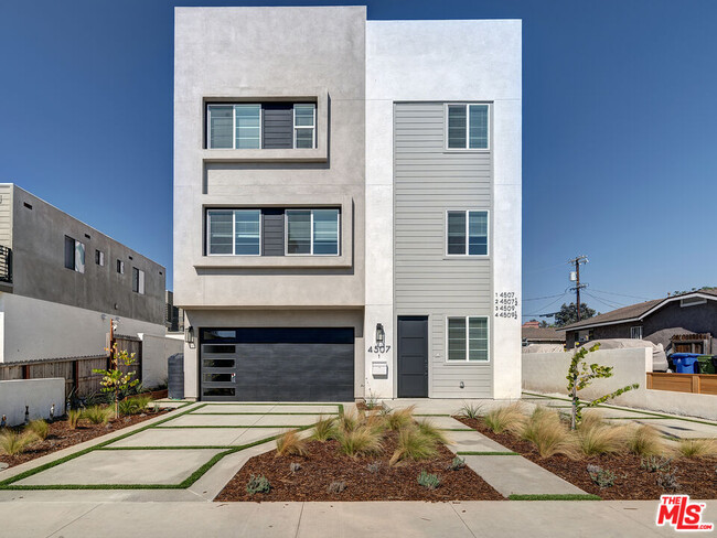 property at 4509 Saturn St