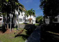 Santillane Apartments in Coral Gables, FL - Foto de edificio - Building Photo