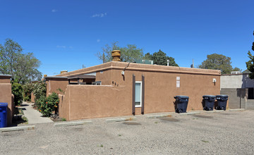 617-621 Monroe St NE in Albuquerque, NM - Building Photo - Building Photo