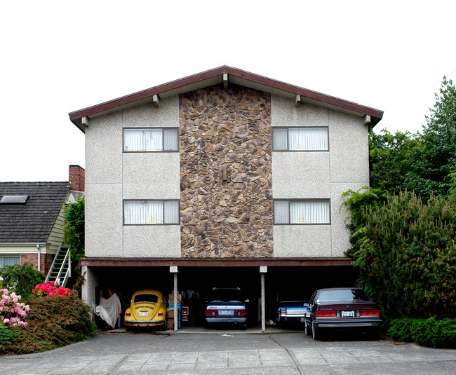 1527 63rd St in Seattle, WA - Foto de edificio - Building Photo