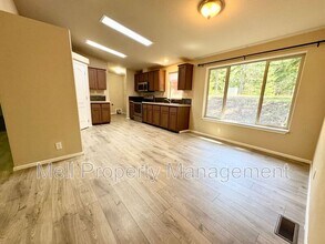 155 E Strayer Way in Shelton, WA - Building Photo - Building Photo