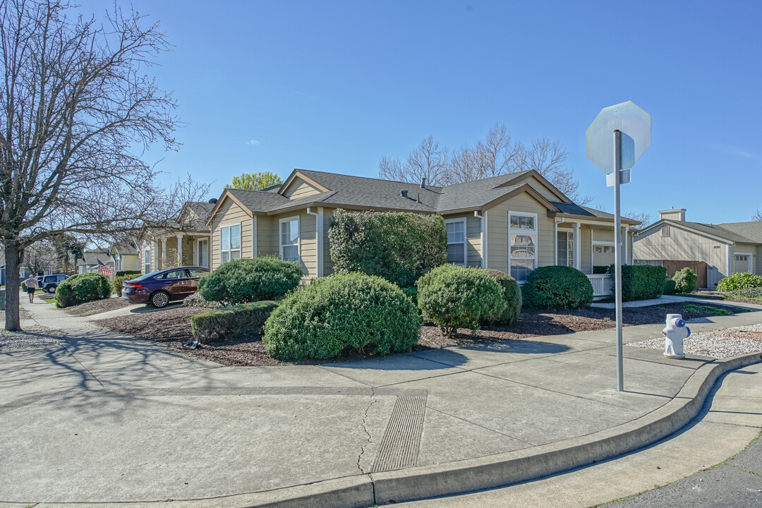 2435 Teaberry St in Santa Rosa, CA - Building Photo