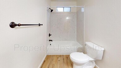 3980 Churn Crk Rd in Redding, CA - Building Photo - Building Photo