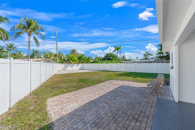 455 SW 14th Ct in Pompano Beach, FL - Foto de edificio - Building Photo