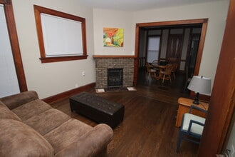 2351 N Holton St in Milwaukee, WI - Building Photo - Building Photo