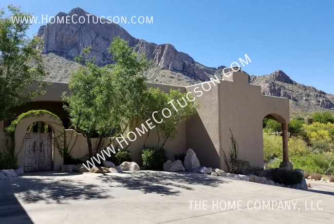 property at 1621 E Crimson Canyon Pl