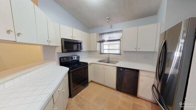 700 W 1st St in Kill Devil Hills, NC - Building Photo - Building Photo