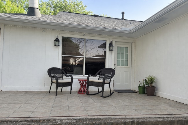 2010 Elder Way in Round Rock, TX - Foto de edificio - Building Photo