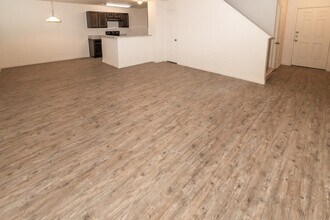 8306 Tesoro Hills in San Antonio, TX - Building Photo - Building Photo