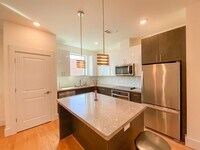 2401 Crawford St photo'