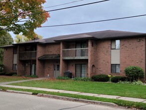 633 W Factory St in Seymour, WI - Foto de edificio - Building Photo