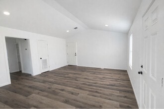 1406 Blair St in Gonzales, TX - Building Photo - Building Photo