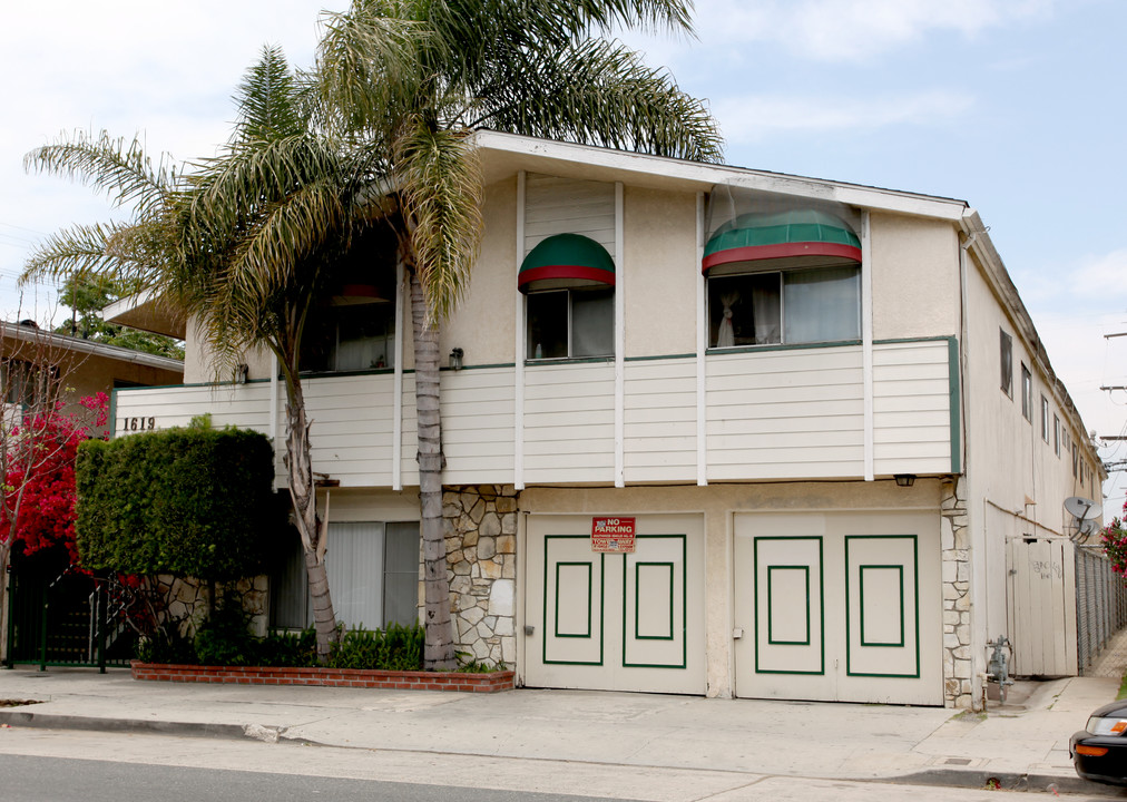 1619 E 4th St in Long Beach, CA - Foto de edificio