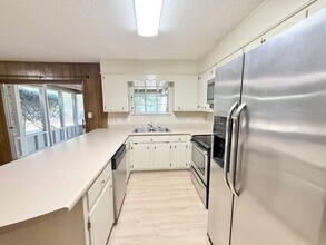 6486 Kembro Rd in Milton, FL - Building Photo - Building Photo