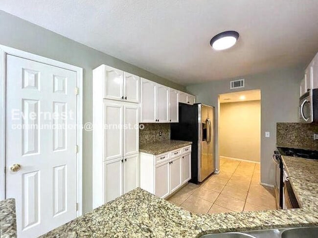7633 W Allano Way in Las Vegas, NV - Building Photo - Building Photo