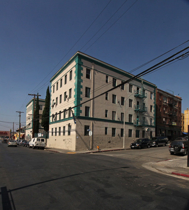 501 S Burlington Ave in Los Angeles, CA - Foto de edificio - Building Photo