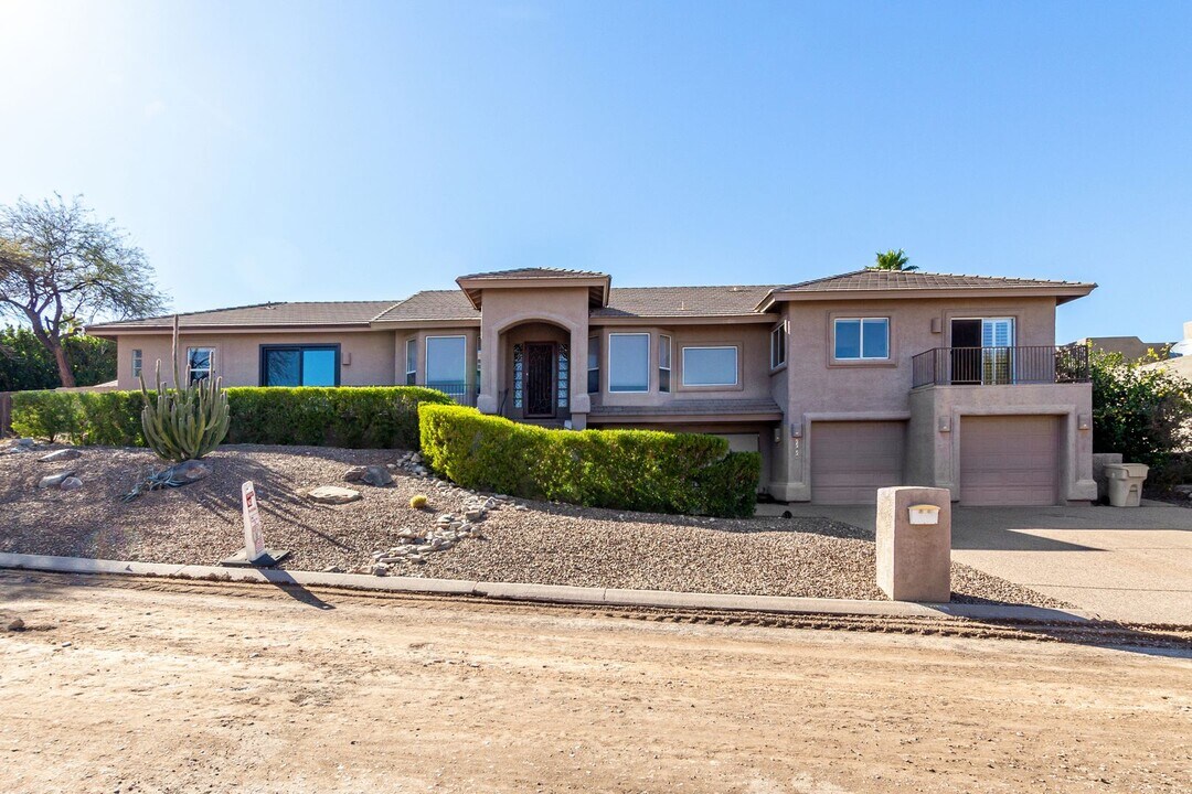 11818 N Winchester Dr in Fountain Hills, AZ - Building Photo