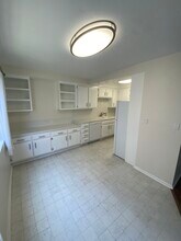 1321 California Ave in Santa Monica, CA - Building Photo - Building Photo