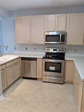 4747 S Forest Point Blvd in New Berlin, WI - Building Photo - Building Photo