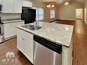 5525 Park Side Rd in Birmingham, AL - Foto de edificio - Building Photo