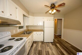 148 Maple Ln in Elizabethtown, KY - Building Photo - Building Photo