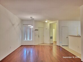 1004 Duckhorn Ct in Las Vegas, NV - Building Photo - Building Photo