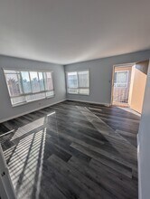 902 Centinela Ave, Unit 1 in Inglewood, CA - Building Photo - Building Photo