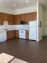 Roundhouse Place in San Luis Obispo, CA - Foto de edificio - Interior Photo