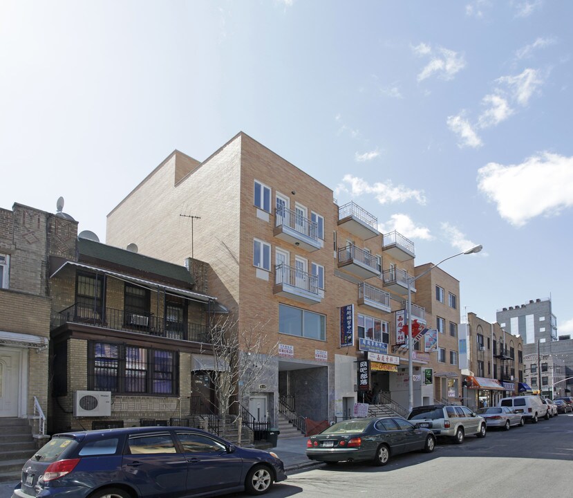 812-818 59th St in Brooklyn, NY - Building Photo