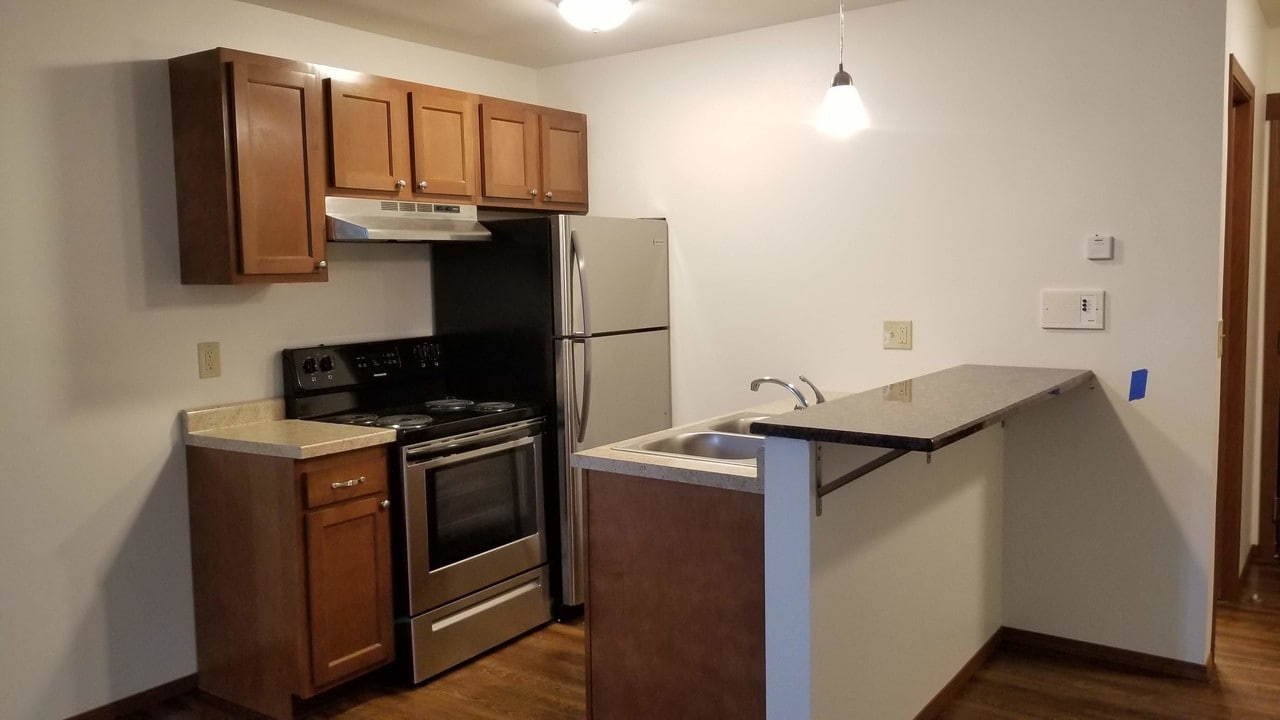 The Metro On Vine in West Bend, WI - Building Photo