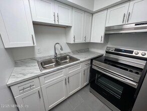 1318 Sydney Pl in Jacksonville, FL - Building Photo - Building Photo