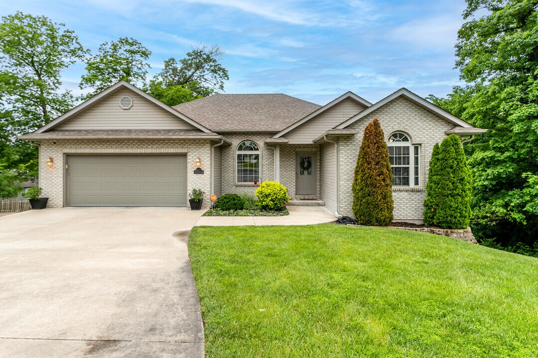 613 Adens Woods Ct in Columbia, MO - Building Photo