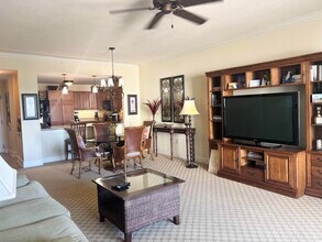 8121 Amalfi Pl in Myrtle Beach, SC - Foto de edificio - Building Photo